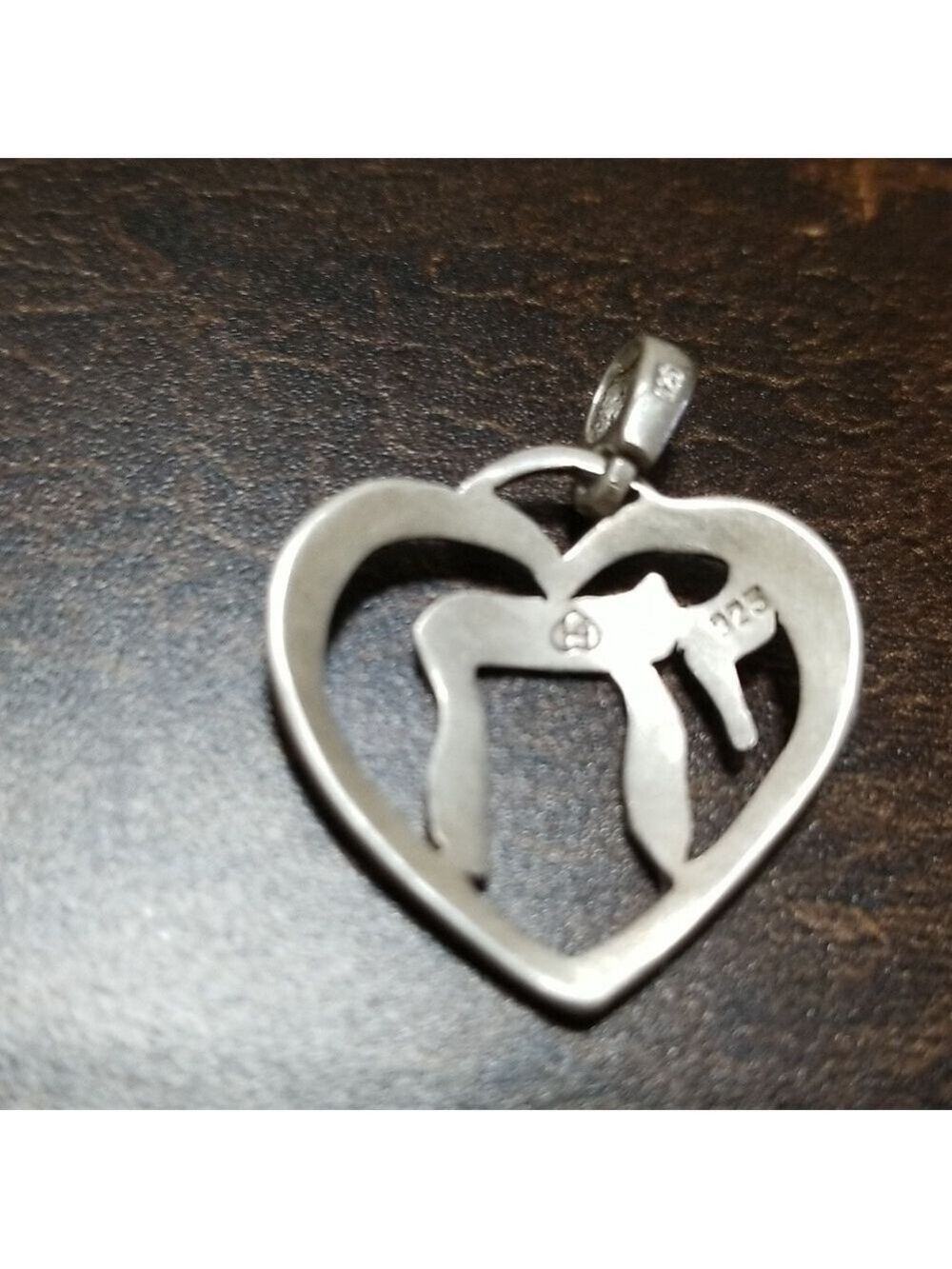 Sterling silver pendant, stamped 925,about an inch wide. - Picture 2 of 3
